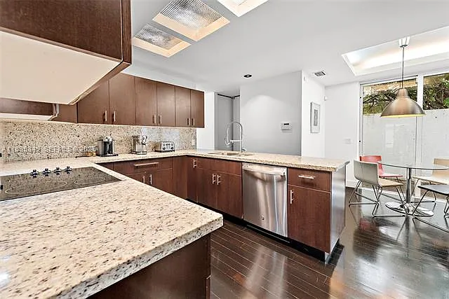 3880 Hardie Ave — Photo 32