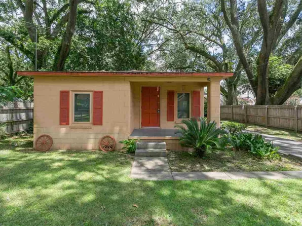 24 Cummings Rd, Pensacola, FL 32503