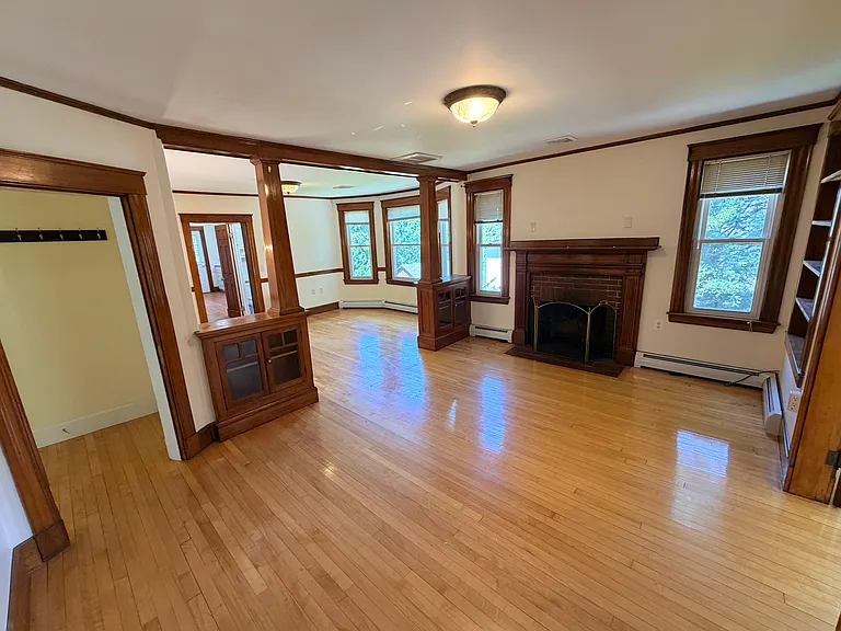 35 Spring St #2 — Photo 4