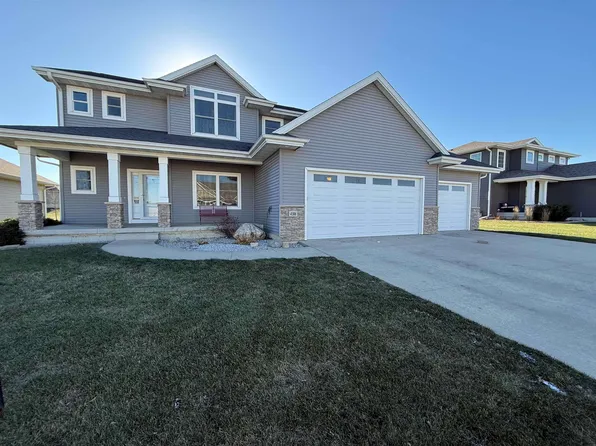 4306 Berry Hill Rd, Cedar Falls, IA 50613