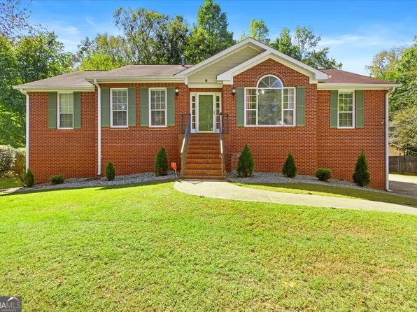 2071 Oakcreek Dr, Lithia Springs, GA 30122