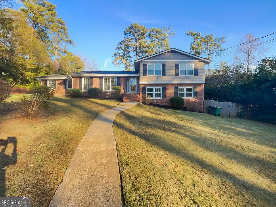 1st image of 9925 La View Cir