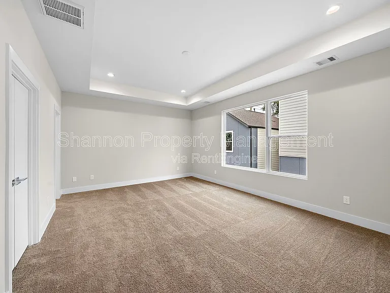 24 Bucan St #B — Photo 25