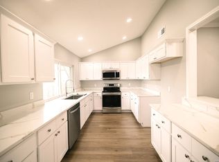 5710 Green Manor St, San Antonio, TX 78223