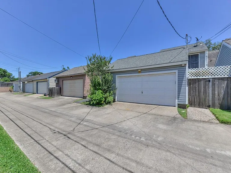 9406 Bassoon Dr — Photo 25