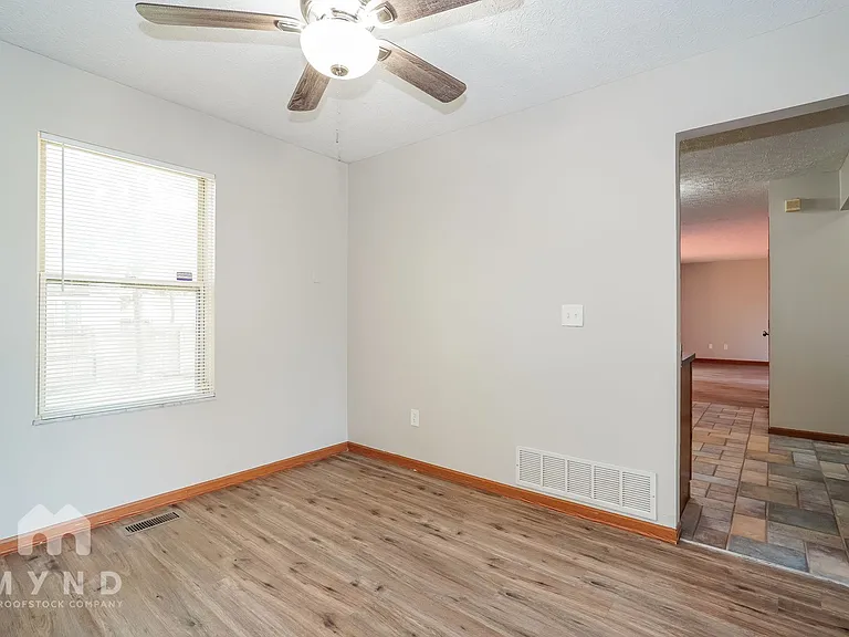 3992 Sandy Ridge Dr — Photo 12
