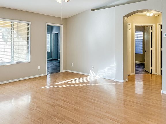 4th image of 1727 E Alicia Dr