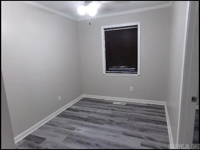 4 bed, 3.0 bath, 2077 sqft, $1,975 — Photo 4