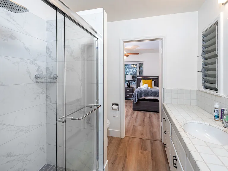 307 S La Peer Dr — Photo 8
