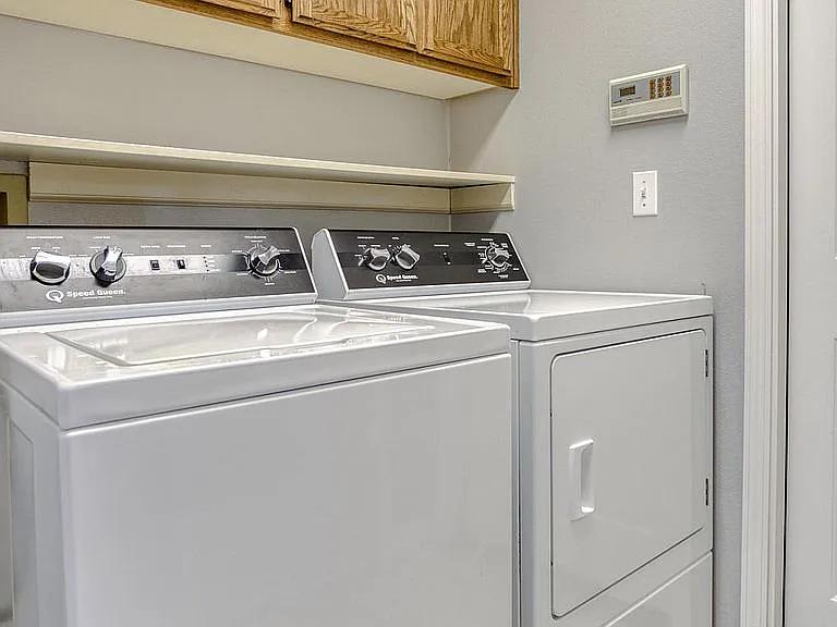 5857 Diamond Ridge Dr — Photo 12
