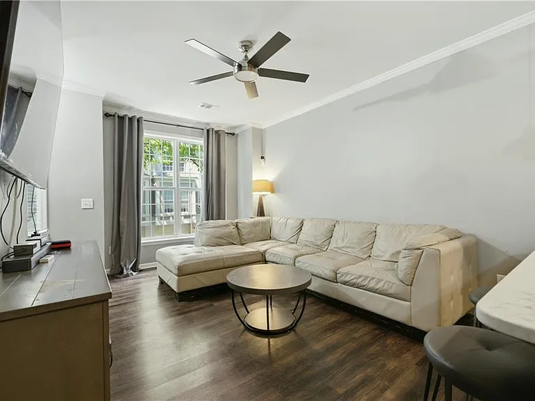 1133 Village Ct SE — Photo 11