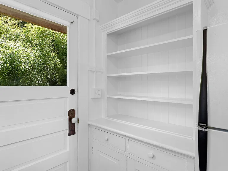 1 Bedroom with den close to SW! Walking distance to Providence Park! — Photo 36