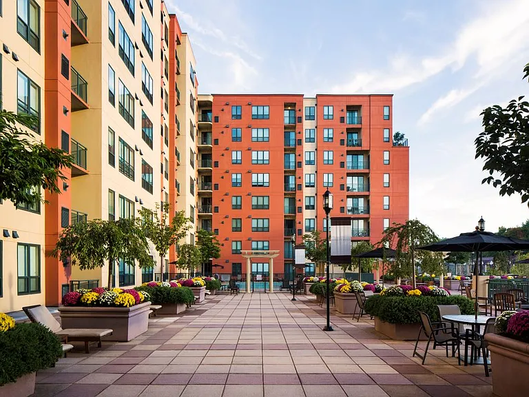 courtyard2