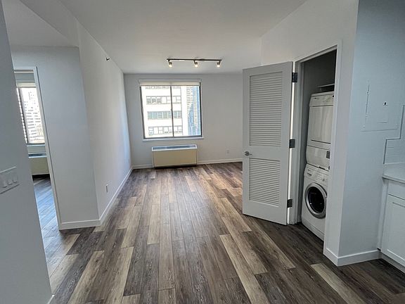 5th image of 556 3rd Ave APT 1902