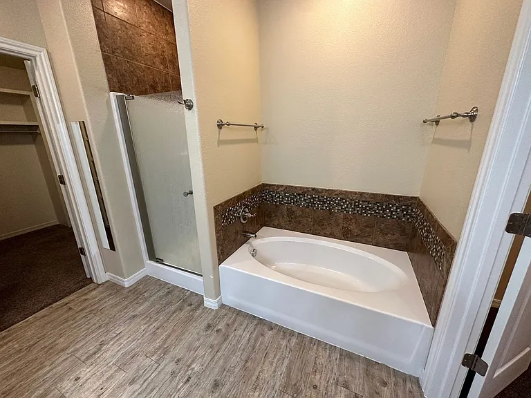 6311 Mayer Ct — Photo 10