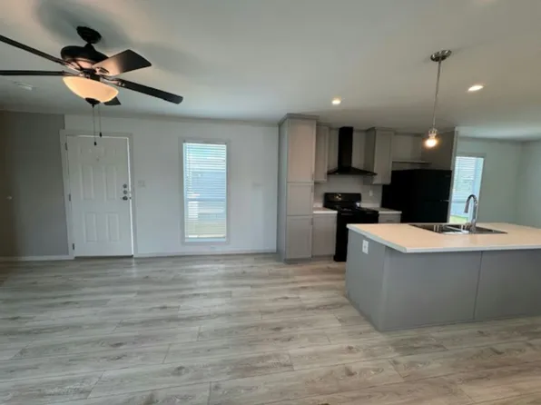 42 Open Range Trl, Willis, TX 77318