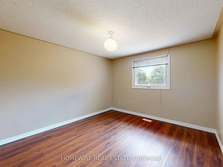 11 Briarcliffe Cres — Photo 29