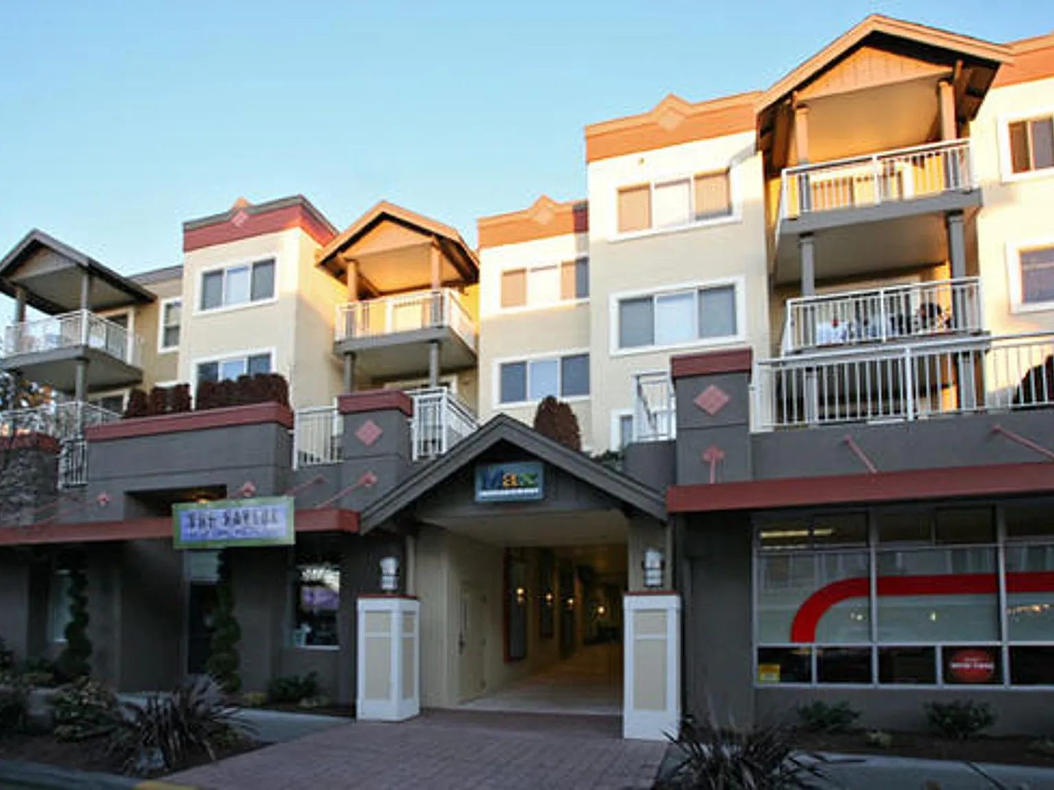 The Max Apartments — Photo 1