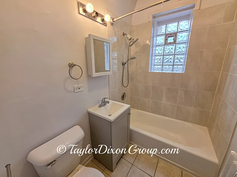 4033 W Gladys Ave #2S — Photo 4