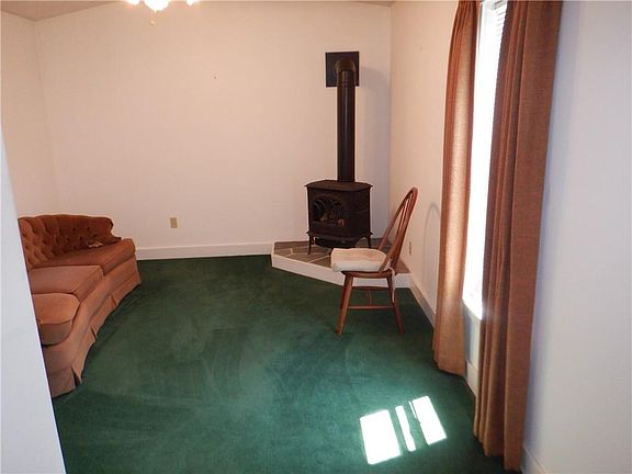3rd image of 56 Boxwood Ave