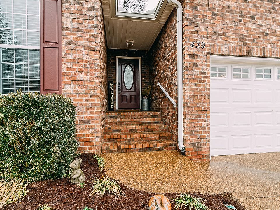 1st image of 439 Rocky Crest Dr