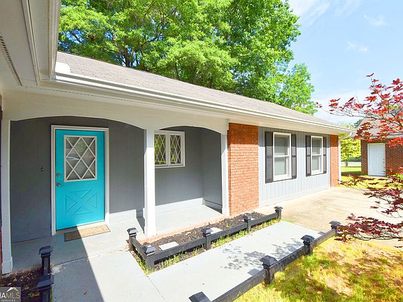4th image of 98 Woodvalley Dr