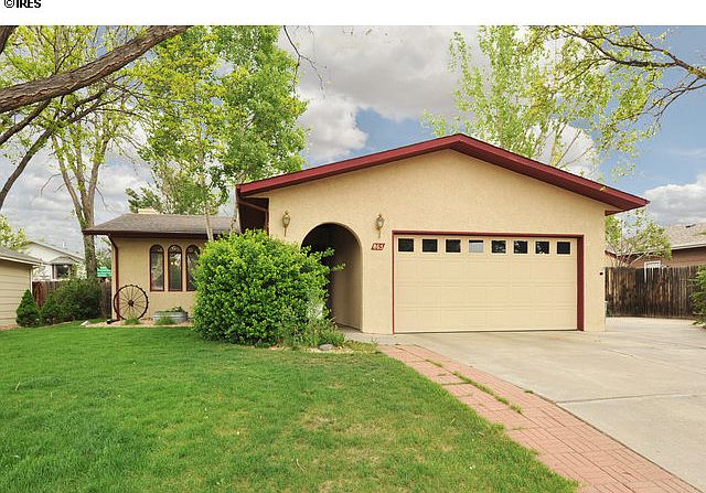 1st image of 865 Ponderosa Ct