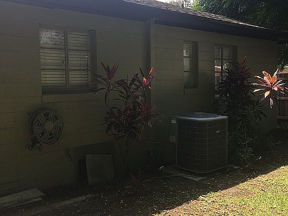 4th image of 1703 Crocker Ave