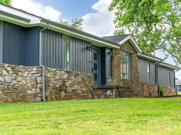 142 Allen Dr, Hendersonville, TN 37075