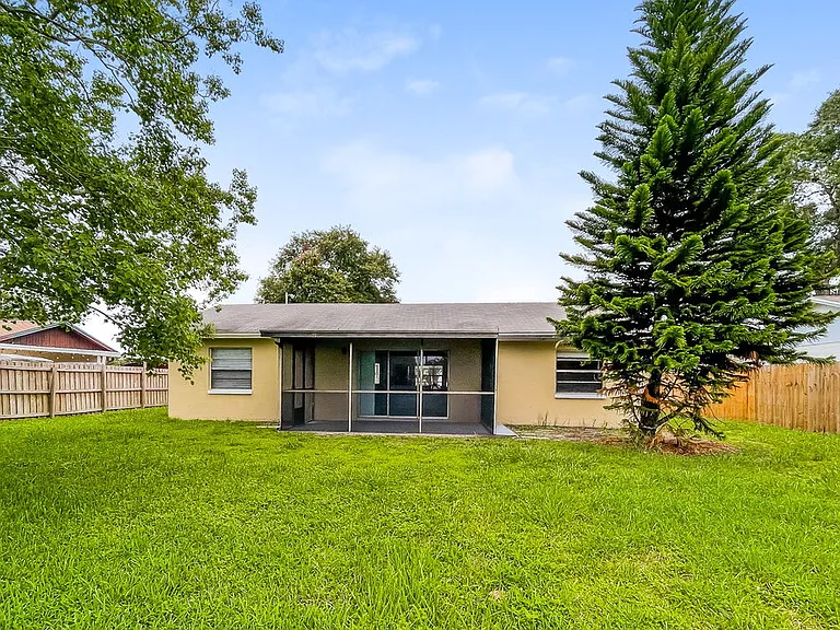 4910 Hi Vista Cir — Photo 15