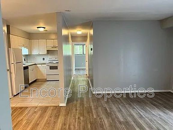 2nd image of 1299 Schaub Dr APT A