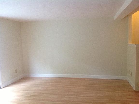 3rd image of 42 Crescent Lane #42