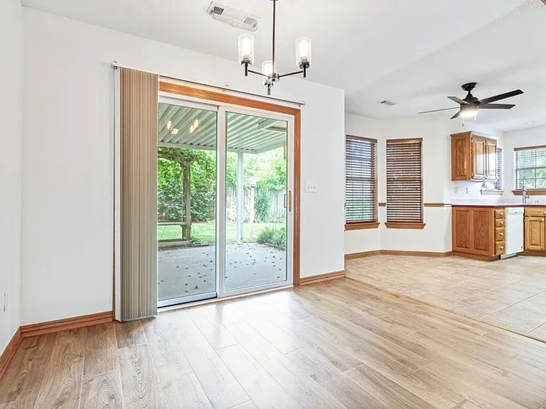 889 S Parkwood Dr — Photo 4