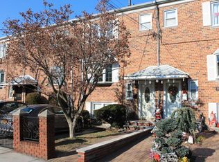 6923 61st Rd, Flushing, NY 11379