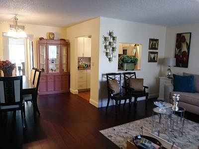 5th image of 700 Village Green Ct APT 211
