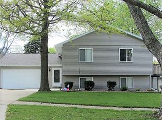 4103 Heritage Rd, Cedar Falls, IA 50613