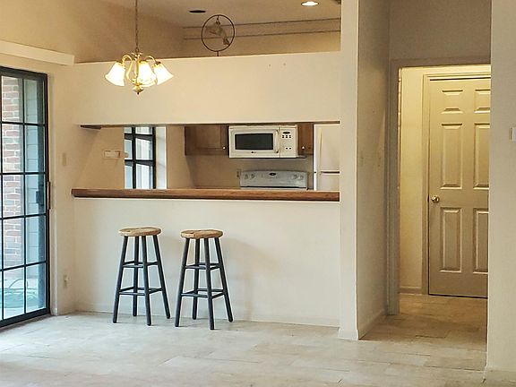 4th image of 20 Chapel Hill Cir #20