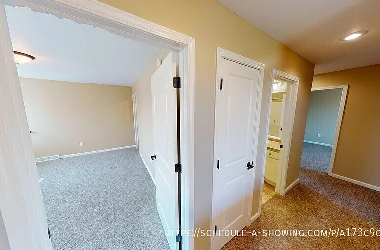 1806 N Creek Cir — Photo 3