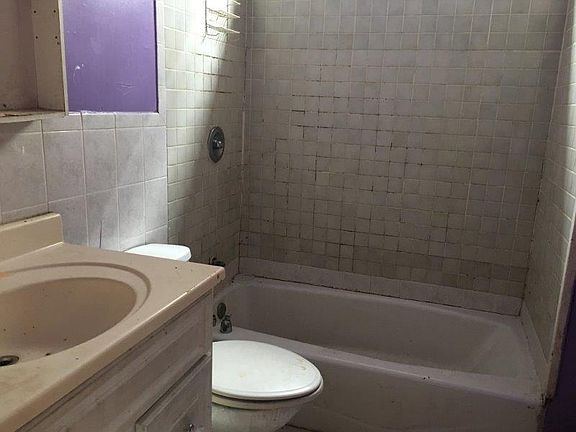 4th image of 318 Westside Ave