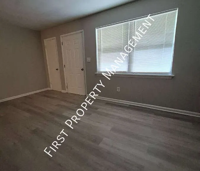 1020 Mission Ave — Photo 5