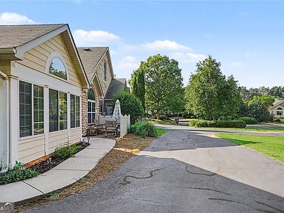 4th image of 416 Kenley Ct