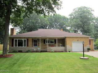 535 Cambridge Dr, Norton Shores, MI