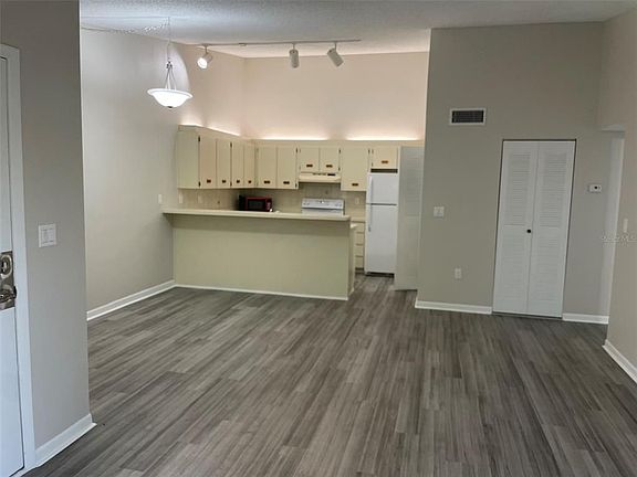 2nd image of 3389 Crystal Ct #N