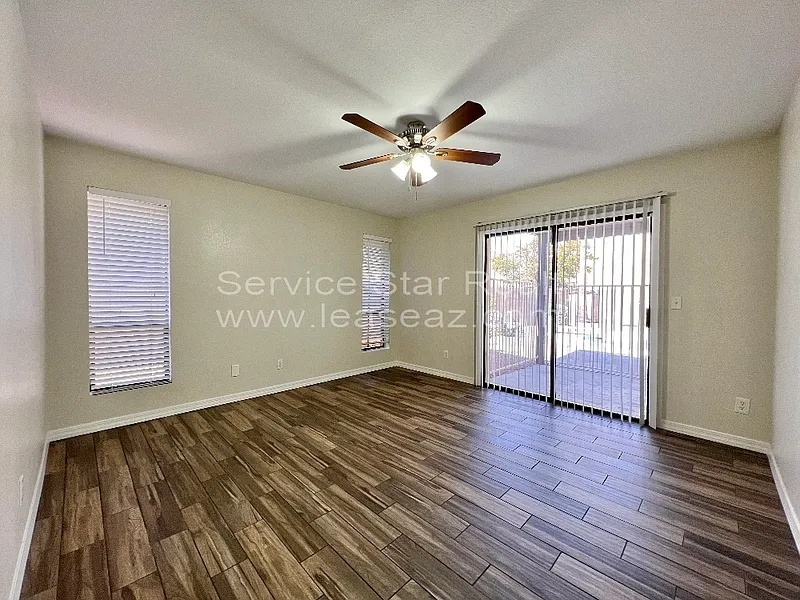 Building Photo - 1762 W Isleta Ave