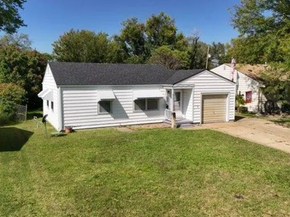 952 Pearl Ave, Salina, KS 67401