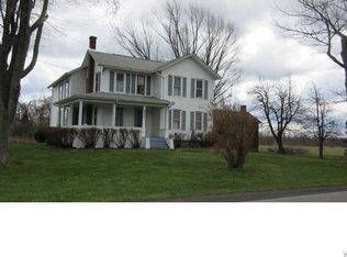 6063 Shaffer Rd, Lockport, NY 14094