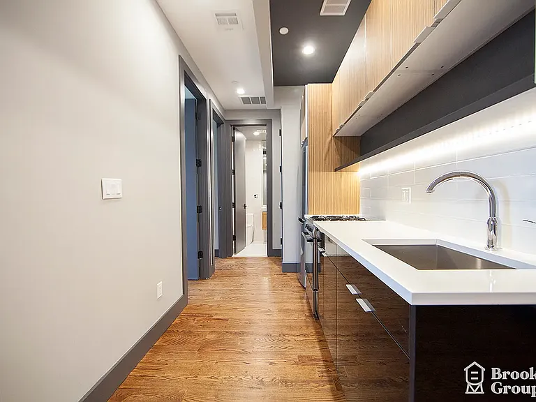 81 Stanhope St #3A — Photo 3