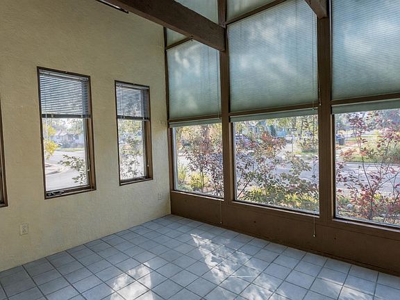 5th image of 602 W 13th St