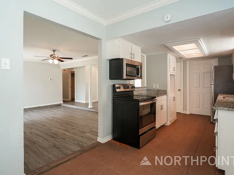 3426 Hacienda Dr — Photo 8