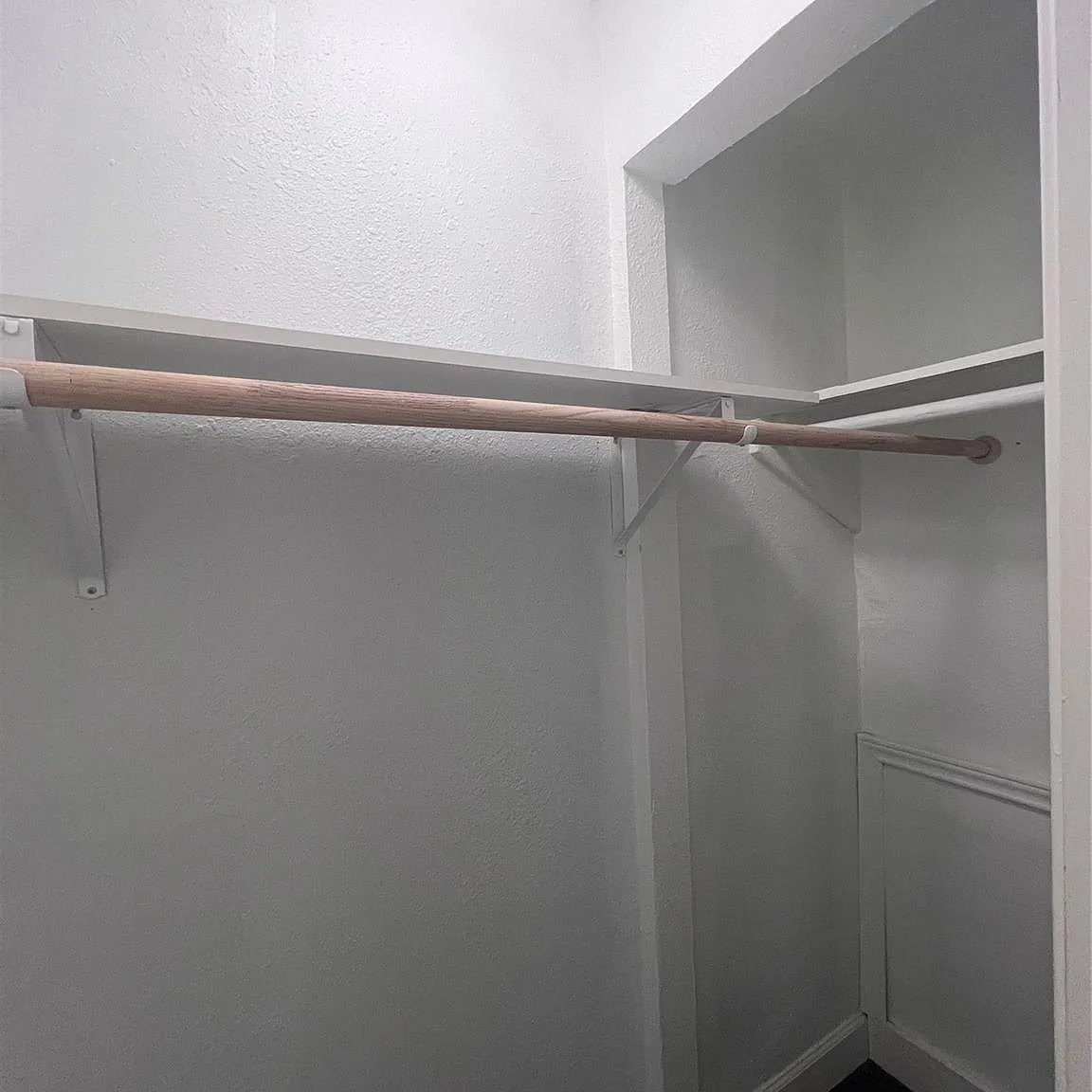 1 bed, 1.0 bath, 500 sqft, $945 — Photo 3